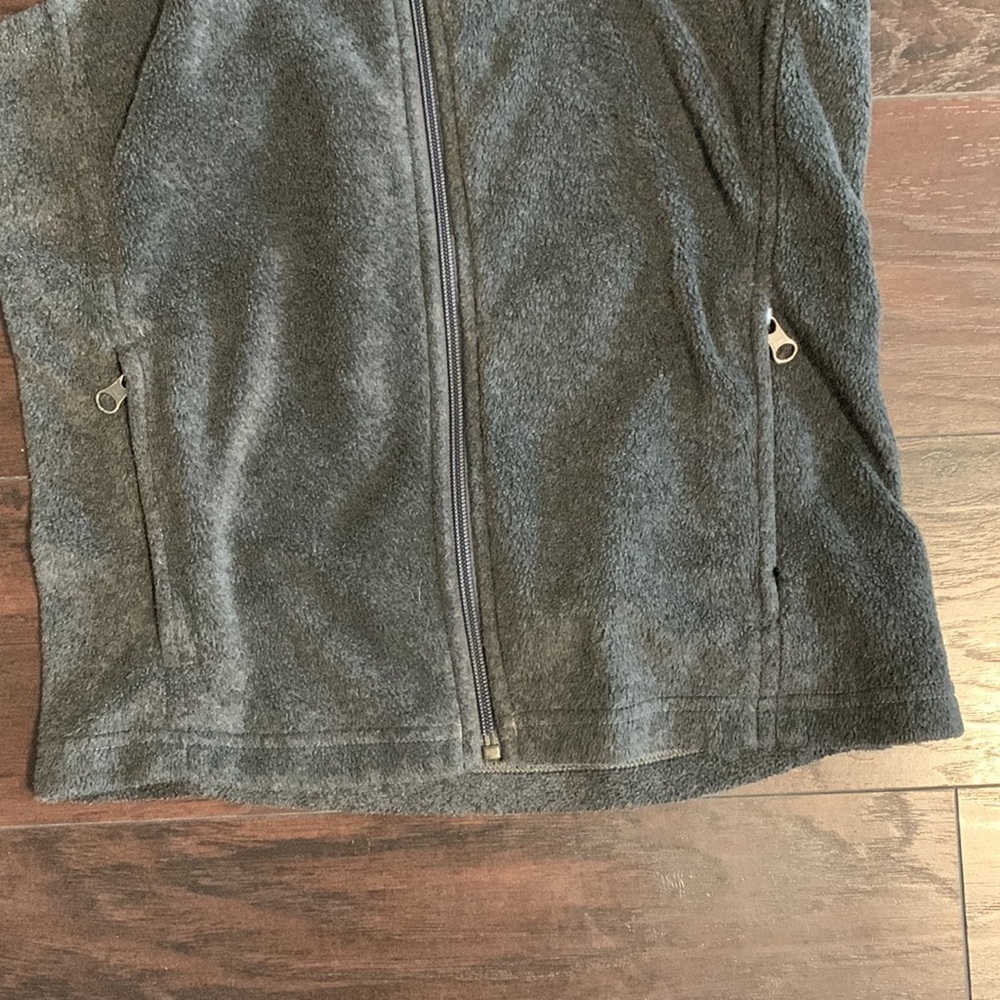 Men’s Columbia Fleece Lightweight Zip Up Vest, sz Medium. - Picture 3 of 9
